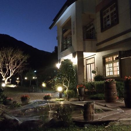 Left Bank Bnb Ťiao-si Exteriér fotografie